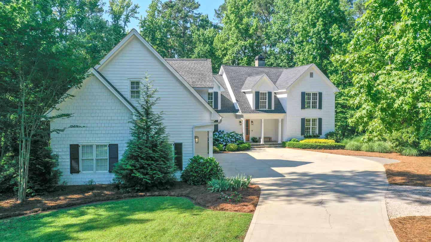 The Power of a Real Estate Agent: Your Best Ally When Selling Your Home