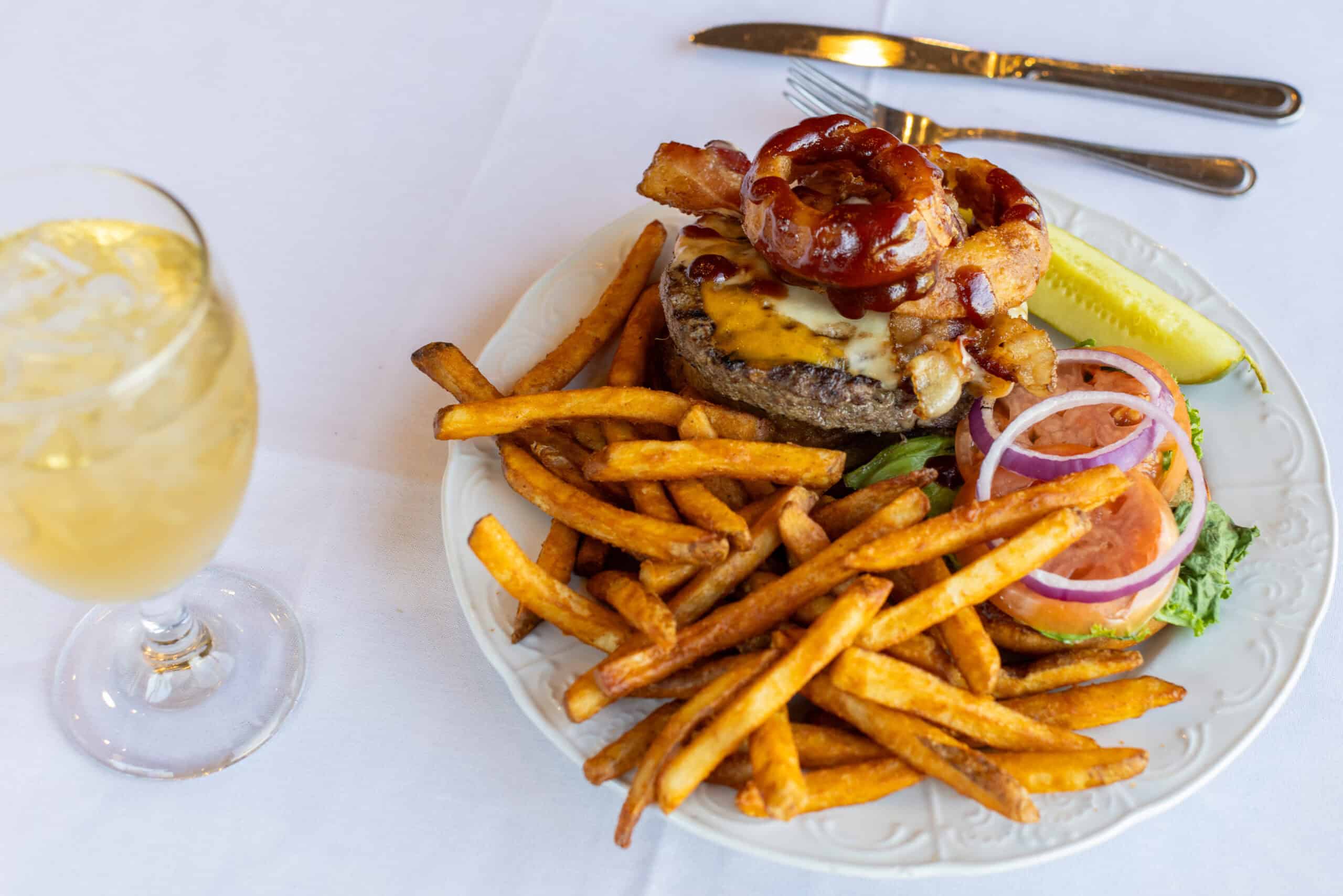 Say Hello to Lunchtime Favorites at The Harbor Club Clubhouse
